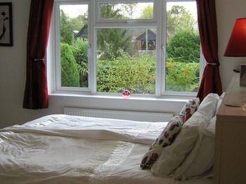 Savannah Bed And Breakfast Virginia Water Ngoại thất bức ảnh