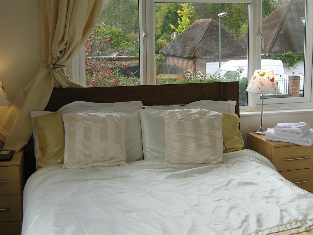 Savannah Bed And Breakfast Virginia Water Ngoại thất bức ảnh