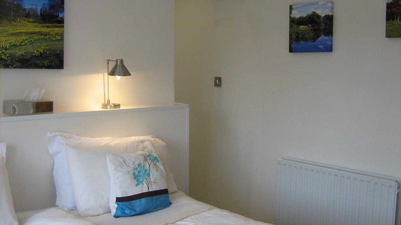 Savannah Bed And Breakfast Virginia Water Ngoại thất bức ảnh