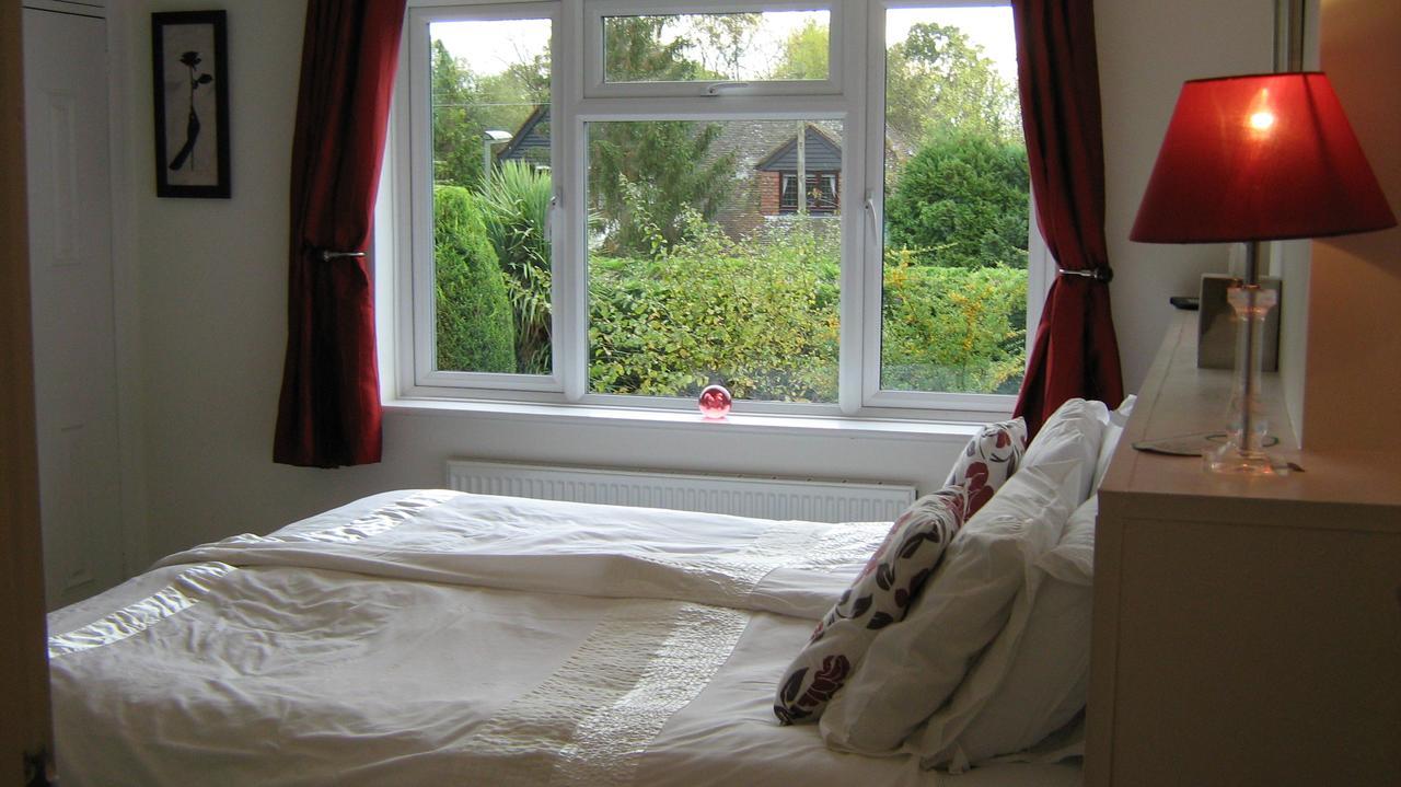 Savannah Bed And Breakfast Virginia Water Ngoại thất bức ảnh