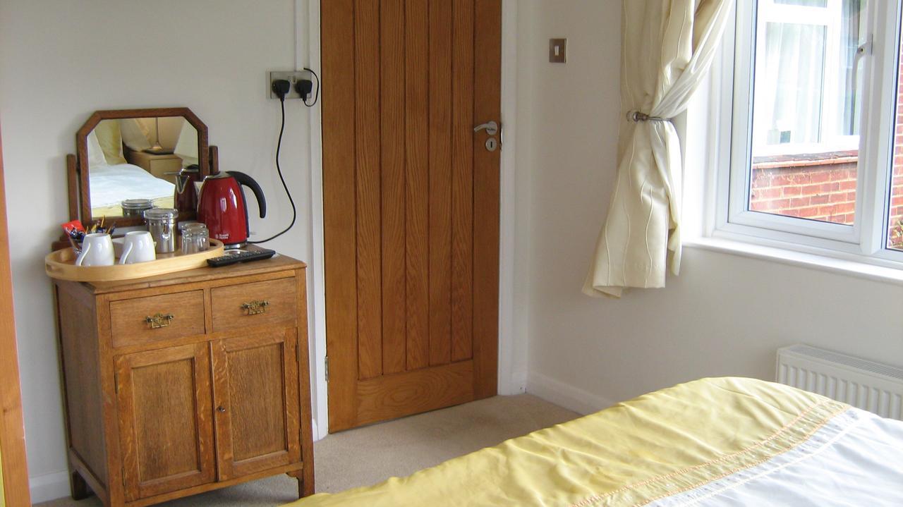 Savannah Bed And Breakfast Virginia Water Ngoại thất bức ảnh